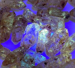 Reactive Petroleum Quartz Raw Gemstone <b>Crystal</b> Point <b>Natural</b> <b>Loose</b> Rough GIA Certified Golden Fire Stone Friends Gifts Very - Product Image 3