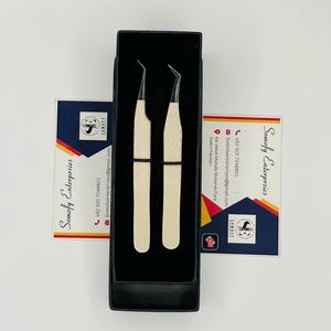 Pince à cils LashPlus en acier inoxydable, anti-corrosion, durable, à pointes de précision dentées sans interstices, avec embout fin en fibre - Product Image 2