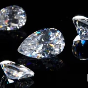 Bagues solitaires en diamant d'excellente qualité cultivées en laboratoire Style classique avec une conscience pour les propositions et les anniversaires de l'Inde - Product Image 1