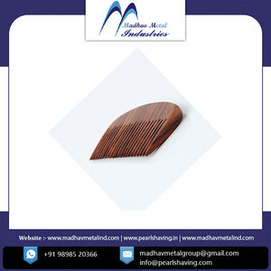 Peigne à barbe en bois massif de taille personnalisée de superbe qualité disponible au prix d'usine - Product Image 2