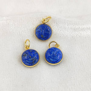 11 MM rond Lapis Lazuli visage sculpté pendentif à breloque faisant collier à faire soi-même bijoux - Product Image 1