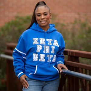 Zeta MFV Sister Sister Sweatshirt avec coton doux et lettres en chenille pour les membres de la sororité Greek Fashion Apparel - Product Image 4