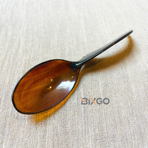 Cuchara de ensalada artesanal más vendida con mango en forma de media luna, hecha en Vietnam - Product Image 4