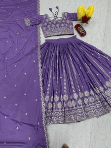 Ensemble Lehenga Choli en crêpe de soie de créateur avec broderie de sequins épais de 7 mm et dupatta pour les occasions de mariage et de fête - Product Image 4