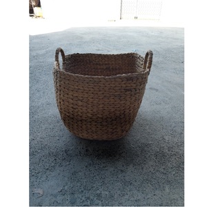 Cesta de aguas residuales de Jacinto sostenible Cajas de almacenamiento cuadradas multifuncionales de color amarillo oscuro para ropa y otros artículos - Product Image 1