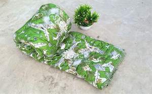 Couverture en coton imprimé vert Razai, couverture matelassée faite à la main - Product Image 6