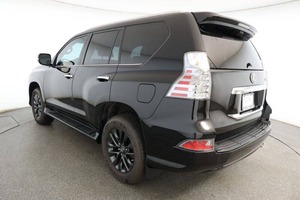 รถ Lexus GX 460 ปี 2023 สภาพดี ใช้งานน้อย สร้างขึ้นตามมาตรฐาน - Product Image 3