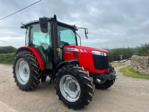 Tracteur utilitaire à roues Massey Ferguson 4707 70 CV 2RM à transmission par engrenages, robuste, pour moteur, boîte de vitesses, pompe, et travaux agricoles intensifs - Product Image 2