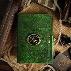 ของขวัญจาก Marvels Dr. วารสารหนังแนววินเทจแปลกๆพร้อมที่ล็อคจาก agamotto ที่ใกล้กับขอบกระดาษเปล่ามีเงาไดอารี่ของขวัญ - Product Image 2