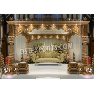 เวทีงานแต่งงานธีมชนบท ทำจากไม้ สำหรับพิธีแต่งงานแบบอินเดีย ดีไซน์แบบพระราชวัง เสาคู่ สำหรับงานแต่งงานในสวิตเซอร์แลนด์ - Product Image 1