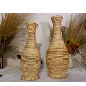 Vase décoratif en rotin naturel fabriqué à la main pour la conception écologique du bureau à domicile - Product Image 4