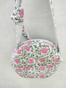 Elegante Estuche Cosmético Bohemio de Algodón Estampado a Mano para Dispositivos con Función de Maquillaje - Product Image 5