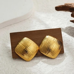 Pendientes de tuerca a la moda de calidad superior, perfectos para la Oficina, la universidad o la fiesta, disponibles a un precio asequible - Product Image 3