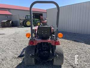 รถแทรกเตอร์ล้อยาง MASSEY FERGUSON GC2300 มือสอง ใช้งานมาแล้ว 6001-8000 ชั่วโมง น้ำหนัก 100 - Product Image 4