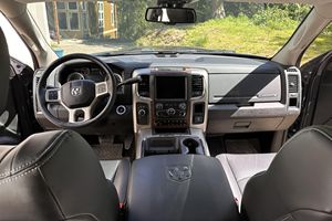 UTILISÉ LHD/RHD 2018 RAM 3500 LARAMIE 4X4 - Product Image 4