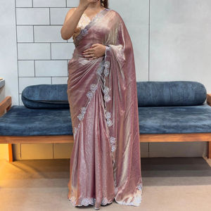 ผ้าโพกหัวใยไหมเนื้อนุ่มทันสมัยพร้อมขอบงานตัดรูปหัวใจเพชรแท้สำหรับทุกโอกาส - Product Image 1