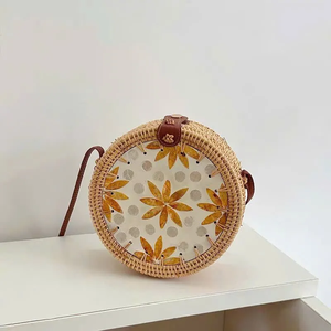 Bolsa de ratán natural al mejor precio con incrustaciones de mosaico de perlas elegantes, elaborada por Viet Fargimex - Product Image 5