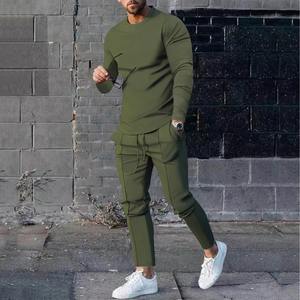 Ensemble 2 pièces de vêtements de sport pour homme, t-shirts slim à manches longues et col en O et pantalon taille haute Streetwear grande taille pour le printemps, l'automne et l'hiver - Product Image 1