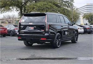 Voitures d'occasion 2021 CAD-ILL-AC AWD diesel à essence berline gauche avec sièges intérieurs en cuir foncés - Product Image 2