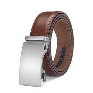 Ceinture en cuir de haute qualité pour hommes avec logo personnalisé, vente en gros |   Ceinture classique durable pour les tenues professionnelles et décontractées - Product Image 4