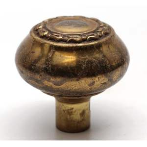 ลูกบิดทองเหลืองทำมือสำหรับตู้ครัว ตู้เสื้อผ้า ดีไซน์ประณีตแบบช่างฝีมือ ปรับแต่งสีและขนาดได้ อุปกรณ์เฟอร์นิเจอร์ทันสมัย - Product Image 1