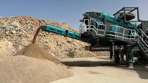 Concasseur à percussion mobile avancé 120-150 TPH broyeur à pierres et à mâchoires portable robuste pour l'exploitation minière avec composants de base PLC - Product Image 5