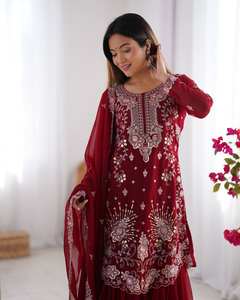 Vente en gros de costume Sharara lourd en fausse georgette de qualité supérieure travail de séquence brodé pour les occasions de fête - Product Image 3