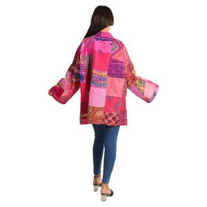Chaqueta de retales de seda reversible Vintage para mujer abrigo largo de estilo bohemio con diseño indio colorido hecho a mano - Product Image 5