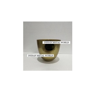 Bol à chocolat en métal doré de la plus haute qualité Vaisselle au design élégant Bol de service à chocolat pour les anniversaires ou les anniversaires - Product Image 1