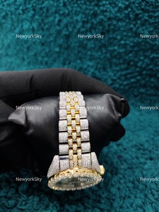 Relojes de diamantes modernos de lujo de 32 mm Relojes elegantes de moissanita disponibles en relojes de alta calidad de proveedor indio - Product Image 3