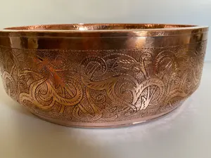Lavabo de cobre hecho a mano Diseño de cuenco elegante Ideal para encimera de cocina Baños Disponible a precio asequible India - Product Image 3