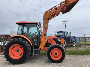   Tracteur M8560 - Puissant, fiable et efficace pour les travaux agricoles lourds - Product Image 3