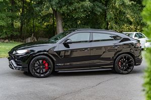 Urus 2022, 641 ch, V8 turbo, freins en carbone-céramique, principalement non modifié - Product Image 2