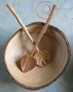 Juego de Cubiertos de Madera Sostenible Tradicional con Acabado Liso, Utensilios Naturales para Comidas Diarias, Aptos para Lavavajillas - Product Image 1
