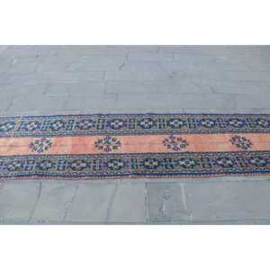 Alfombra Vintage, Alfombra Turca de 2.6x11.4 pies, Alfombra Oriental de Lana Azul y Roja - Product Image 4