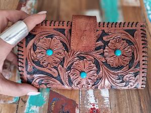 Portefeuille Pliant Zippé en Cuir Véritable Fait Main avec Blocage RFID, Style Western Vintage, et Bracelets Imprimés au Laser pour Femme - Product Image 2