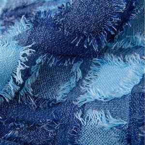 Chemise en jean vintage décontractée à manches longues pour homme avec logo personnalisé, col à revers à franges, simple boutonnage, idéale pour l'automne - Product Image 6