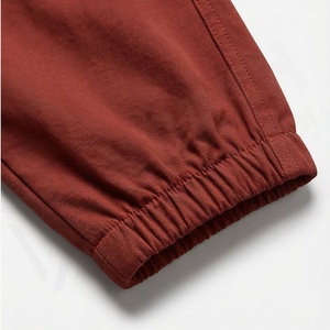 Pantalon cargo technique pour homme, couleur personnalisée, design élégant et fonctionnel, poches utilitaires, utilisation polyvalente, streetwear décontracté pour l'extérieur - Product Image 6