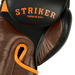 Gants de boxe personnalisés avec design Striker-noir/orange, poignets lacés, tailles disponibles 10oz 12oz 14oz 16oz, équipement MMA, logo personnalisé - Product Image 3