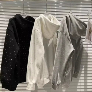เสื้อฮู้ดผู้ชายประดับเพชรเทียม คุณภาพสูง ราคาขายส่ง สำหรับฤดูหนาว เนื้อผ้าแห้งเร็ว ระบายอากาศได้ดี - Product Image 5