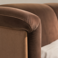 Cabecera Italiana Moderna de Lujo con Diseño Wingback, Estructura de Madera de Alerce Importada, Tela Premium, Cama Doble King Size para Dormitorio