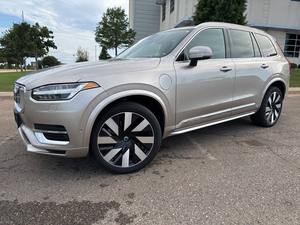 V-olvo XC90 Recharge T8 Ultimate Bright 4dr SUV AWD 2023 d'occasion en excellent état - Product Image 6
