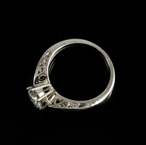 Beautiful Pure 925 Sterling Silver Precious Moissanite Diamond Gemstone Wedding Engagement Anniversary Ring for Girls / Women