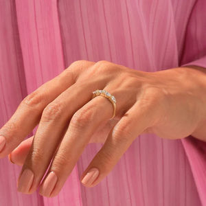 Bague en argent 925 personnalisable avec diamant moissanite, coupe poire, design intemporel pour fiançailles, mariage, anniversaire, fête pour femmes - Product Image 5