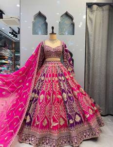 Lancement du tissu de soie Chinon Lehenga Qualité exceptionnelle avec des couches de canette et de toile Une fusion parfaite de glamour et de confort - Product Image 5