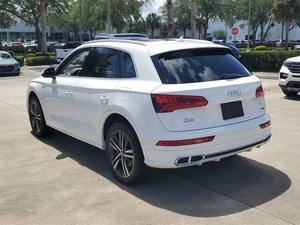 Usado cuidadosamente 2020 Audi Q5 45 Premium Plus - Product Image 2