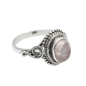 Bague en argent sterling 925 tendance et élégante avec pierre précieuse en quartz rose de coupe ovale naturelle, bijoux bohèmes pour les mariages - Product Image 1