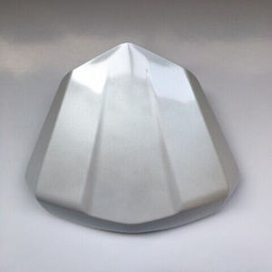 Housse de selle simple Yamaha YZF R6 2006-2010 en plastique blanc, cuir et carbone, pour motos, numéro de pièce 2C02477A00P1 - Product Image 1