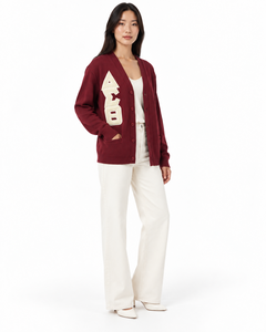 Cardigan en tricot à col en V pour femme, brodé, à manches longues, boutonné sur le devant, pull personnalisé avec logo pour l'automne, idéal pour les sororités et les universités - Product Image 6