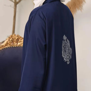 Abaya musulmana de la mejor calidad para mujer 2025 Nueva Abaya elegante de tamaño y colores personalizados para mujer en la mejor tela - Product Image 1
